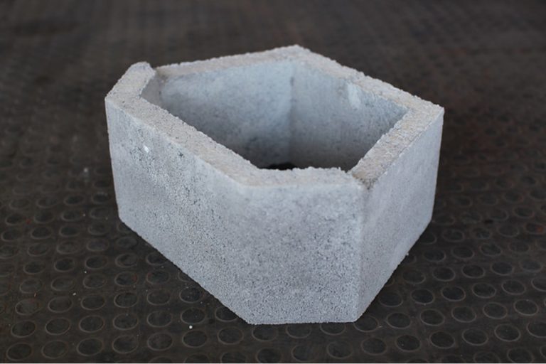 Retaining Blocks (1)