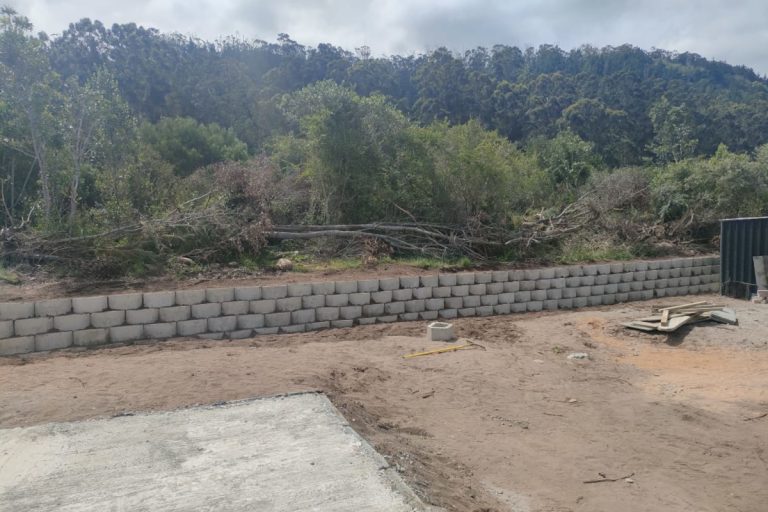 Retaining Blocks (6)