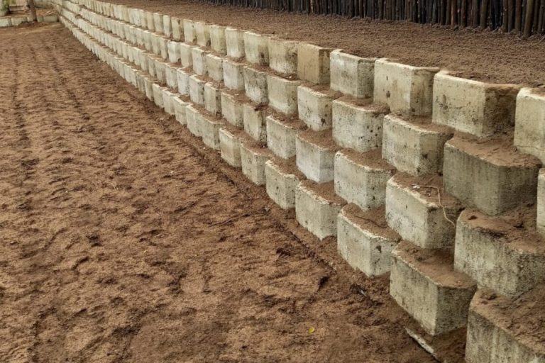 Retaining Blocks (7)